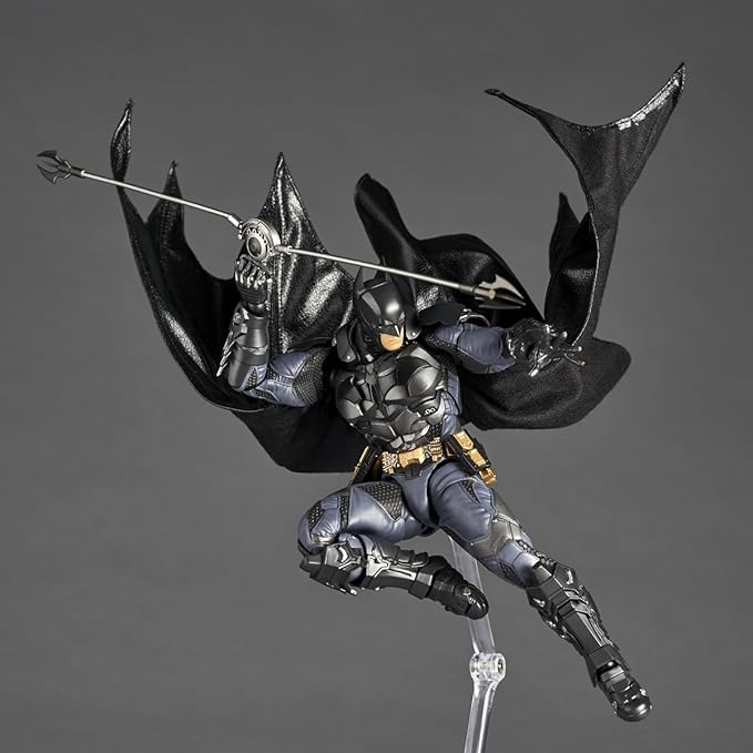 Kaiyodo Revoltech Incrível Yamaguchi Batman Arkham Knight Action Figure com globos oculares móveis, design articulado e capa com arame 